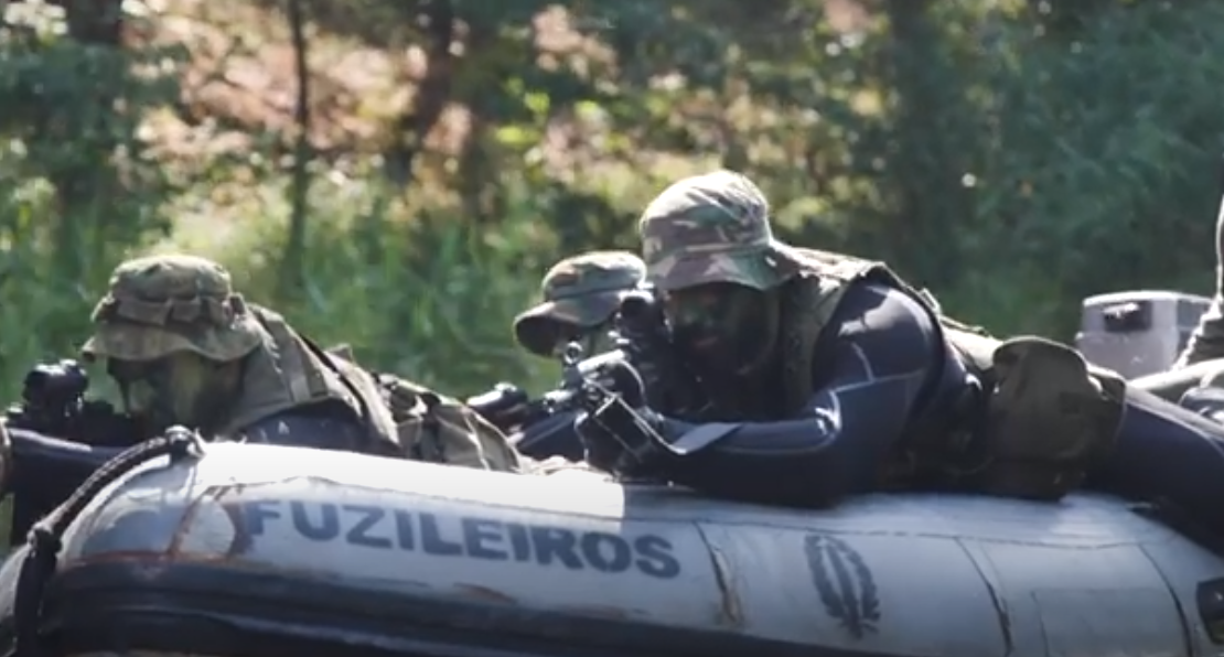 Sección de reconocimiento de buceadores portugueses portugués, desplegado en Lituania en el marco de las misiones de disuasión de la OTAN.